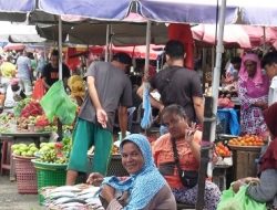 Pasca Idul Adha, Harga Ikan dan Daging ayam di Pasar Mardika Naik
