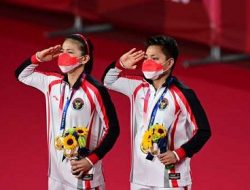 Ganda Putri Indonesia Greysia Polii/Apryani Rahayu Menyabet Medali Emas di Olimpiade 2020