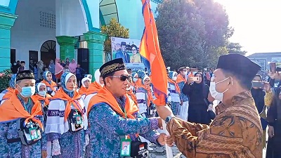 Pemda Lepas 63 Calon Jamaah Haji Asal Maluku Tengah