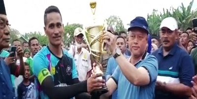 Penjabat Bupati Buru Djalaludin Salampessy Tutup Kompetisi Futsal Idul Fitri Cup