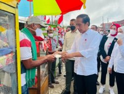 Presiden Jokowi Serahkan BLT BBM Untuk KPM di Kepulauan Tanimbar