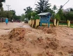 Puluhan Rumah Warga di Kota Piru Terendam Banjir