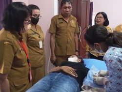Warga Desa Poka Antusias Gunakan KB Implan