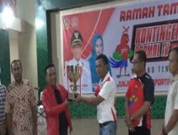 Pj Bupati Maluku Tengah Beri Bonus Untuk Peraih Medali POPMAL ke-IV