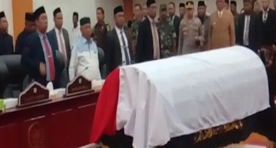 DPRD Kota Tual Gelar Rapat Paripurna Istimewa Pelepasan Jenazah Ishak Nuhuyanan