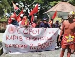 LMND Gelar Aksi Demo Minta Pemkab Maluku Tengah Bayar Insentif Nakes