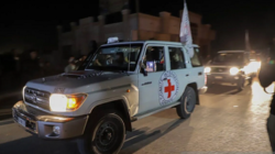 Kendaraan Palang Merah di Jalur Gaza selatan