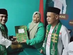 Bang Ojan Kembalikan Formulir Bacalbup kepada Tiga Parpol di Malteng