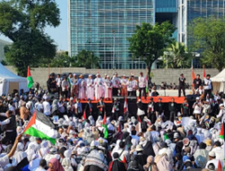 Aksi Bela Palestina: Massa Gelar Demonstrasi di Depan Kedubes AS