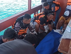 Tim SAR Evakuasi Jenazah Wisatawan Asing yang Meninggal di Pink Beach Labuan Bajo