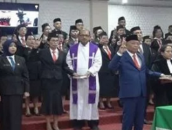 Pj Walikota Ambon Lantik Robby Sapulette sebagai Penjabat Sekkot dan 31 Kepala Sekolah