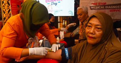 Petugas kesehatan darah