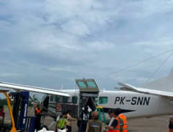 Tiga Ton Garam Disemai ke Udara untuk Kendalikan Hujan di Jawa Barat