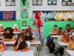 Kemendikdasmen: Putusan MK Wajibkan Pendidikan Agama, Sejalan dengan UUD 1945