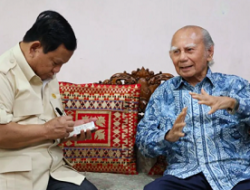 Presiden Prabowo Serius Catat Pesan Emil Salim