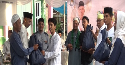 Buka Puasa Bersama Anggota DPR RI Alimudin Kolatlena Salurkan 2.000 Paket Sembako 1 Ali Kolatlena