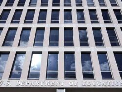 Trump Akan Pecat Massal 1.950 Staf Departemen Pendidikan AS