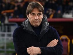 Conte Isyaratkan Bisa Tinggalkan Napoli