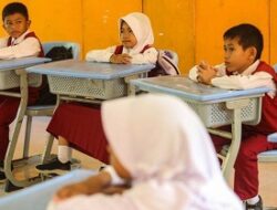 Pemerintah Akan Sanksi Sekolah yang Ubah Kuota di SPMB 2025, Dana BOS Tak Cair!