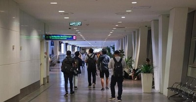 Belasan Wisatawan India Terlantar di Bandara KLIA