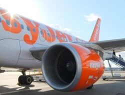 Penerbangan Easyjet Dialihkan Gara-Gara Penumpang Teriak Ada Bom