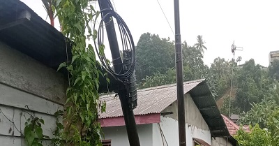 Tiang kabel Telkom Mering