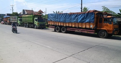 Negara Rugi Puluhan Triliun Gara-gara Truk ODOL 1 sopir truk