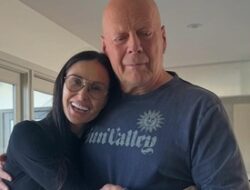 Bruce Willis Kini Gak Bisa Lagi Bicara, Membaca, dan Berjalan