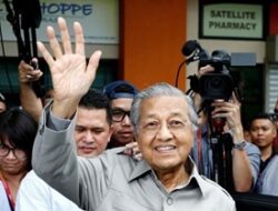 Resep Umur Panjang Mahathir Mohammad, Eks PM Malaysia yang Ultah Ke-100