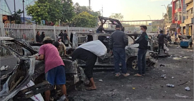 Ratusan Massa Serang Polres Metro Jaktim, Puluhan Kendaraan Hangus Terbakar