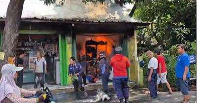 20 Petugas Damkar Padamkan Kebakaran di Jakarta Timur