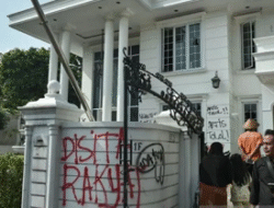 Polisi Tetapkan 12 Tersangka dalam Kasus Penjarahan Rumah Uya Kuya