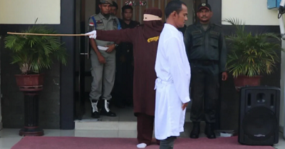 Kejari Sabang Laksanakan Hukuman Cambuk Tiga Terpidana Judi