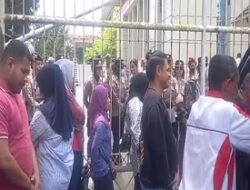Aksi Demo Tuntut Janji Pemerintah Beri Akses Berjualan di Kapal