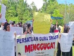 Tuntut Transparansi Seleksi PPPK, Ratusan Guru Honorer Madrasah di SBB Gelar Aksi