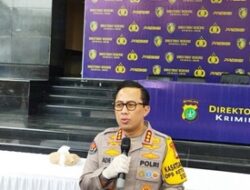Polisi: Tersangka Bakar Halte TransJ dengan Lempar Bom Molotov
