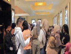 Penonton Dipadati XXI, Hari Kedua Pemutaran Film Janji Senja