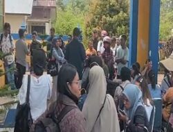 Pegawai PPPK Datangi Kantor Pajak Piru Urus NPWP