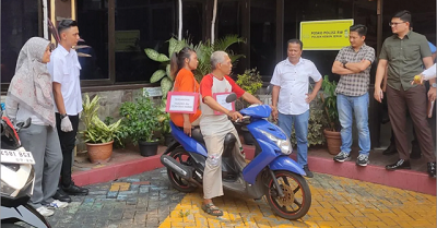 Polisi Rekonstruksi Kasus Istri Potong Alat Vital Suami di Jakbar