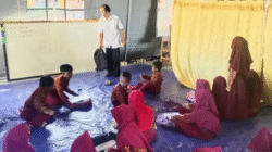 Dua Sekolah di Pamekasan Belajar di Rumah Warga dan Tenda Darurat