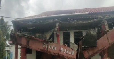gedung ambruk
