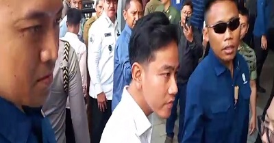 gibran kunjungi pasar mardika