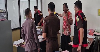 PT Bank Maluku Cabang Langgur dan Dinas Perumahan Kota Tual Digeledah Kejari Tual